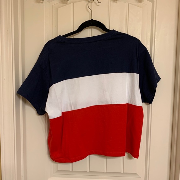 Cute box cut vintage Levi’s tee - Picture 3 of 3